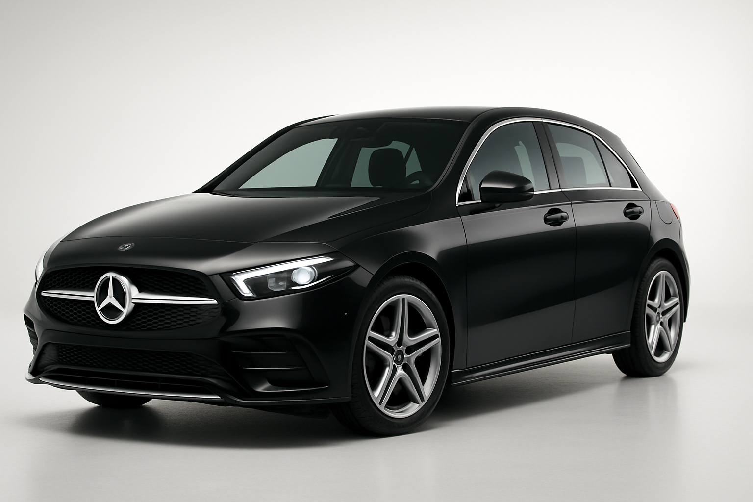 Mercedes-Benz A-Class 2023 года, 3/4 фронт