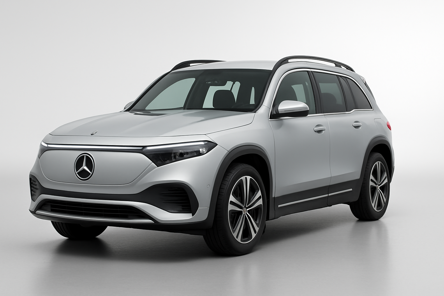 Mercedes-Benz EQB 2022 года, 3/4 фронт